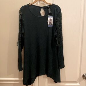 NWT Premise Tunic with Lace Detail on Sleeves Size Large